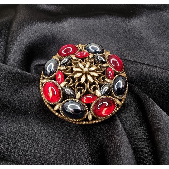 Vintage COROCRAFT Red & Black Cabochon Gold-Tone Circular Brooch Pin Jewelry - Picture 1 of 6
